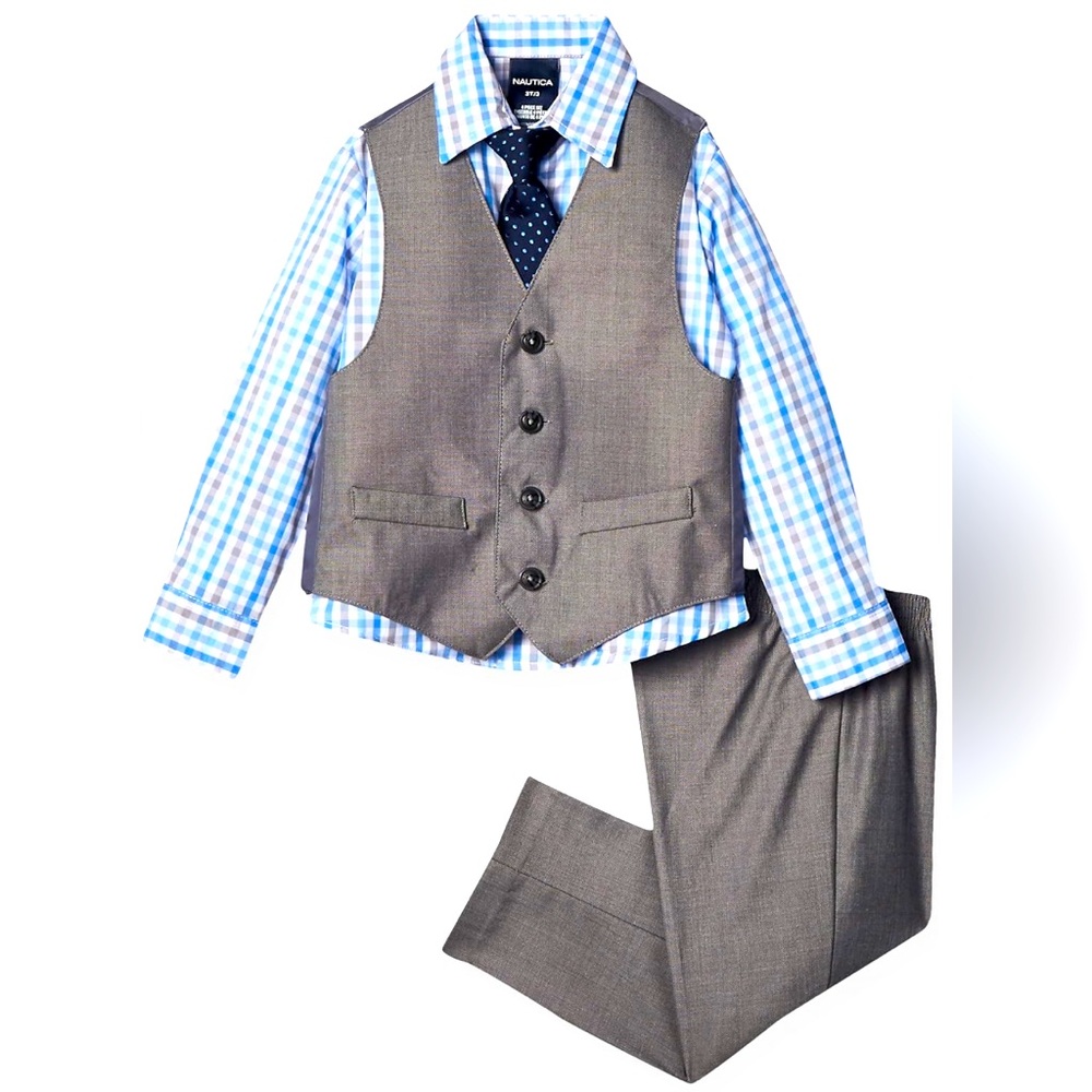 NWT Nautica Boy’s 4 piece suit, size 18 mos